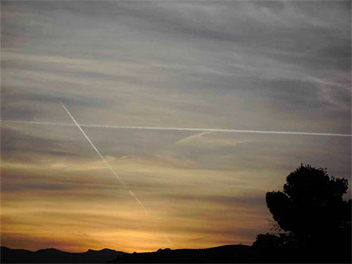 Cielos con chemtrails en Alicante