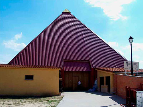 Bodega piramidal en Burgos - España