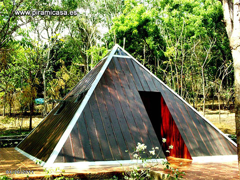 Пирамидальная хижина